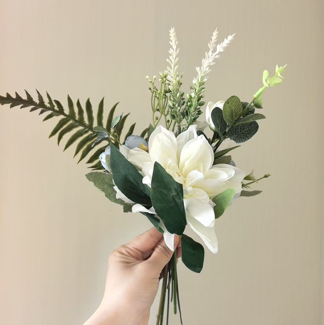 Lebensechter floral Handheld-Strauß