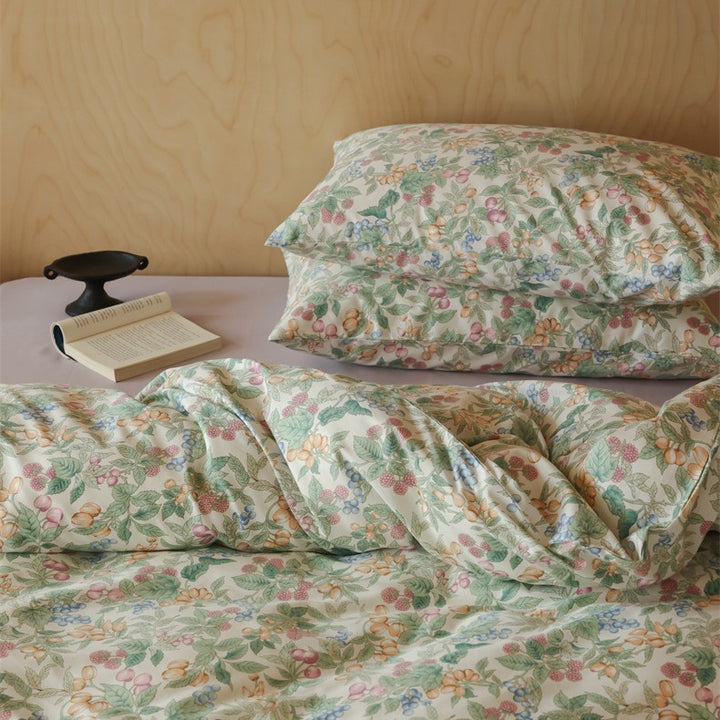 Baumwollsatin Bettwäsche-Set mit feinem Karomuster und floralen Motiven