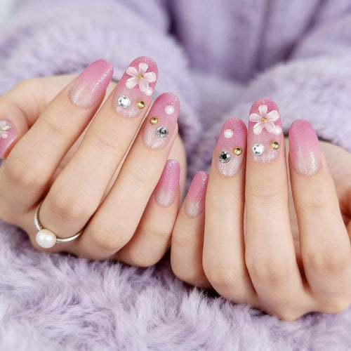 Blumige Glitzer Press-On Nagelkunst