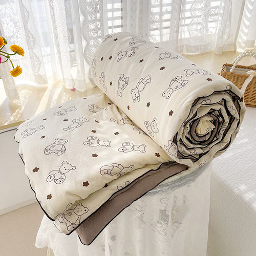Floral gestickte Bettdecke Karnz