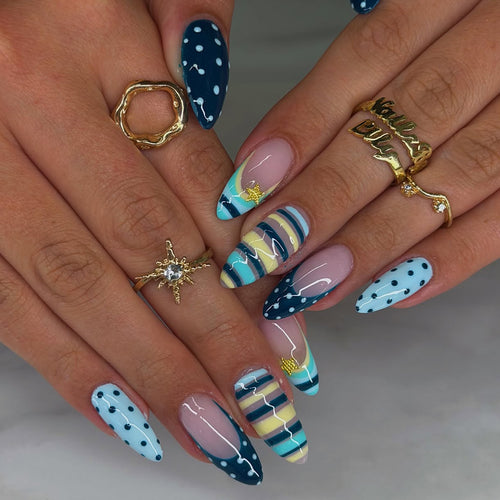 Künstlerische Nagelkunst