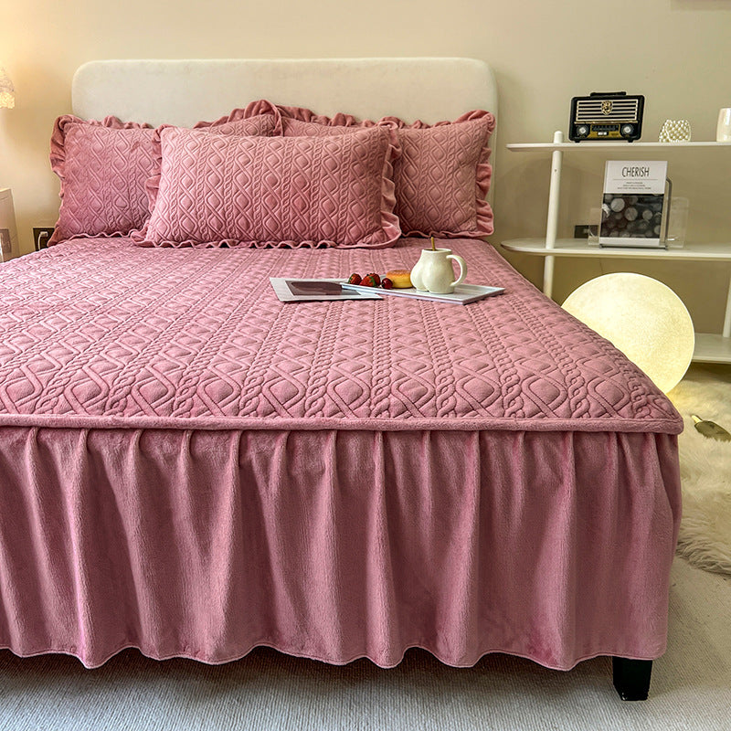 Textured Ruffled Bedspread