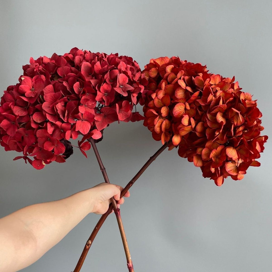 Exquisites Kunstblumenarrangement mit Hortensien