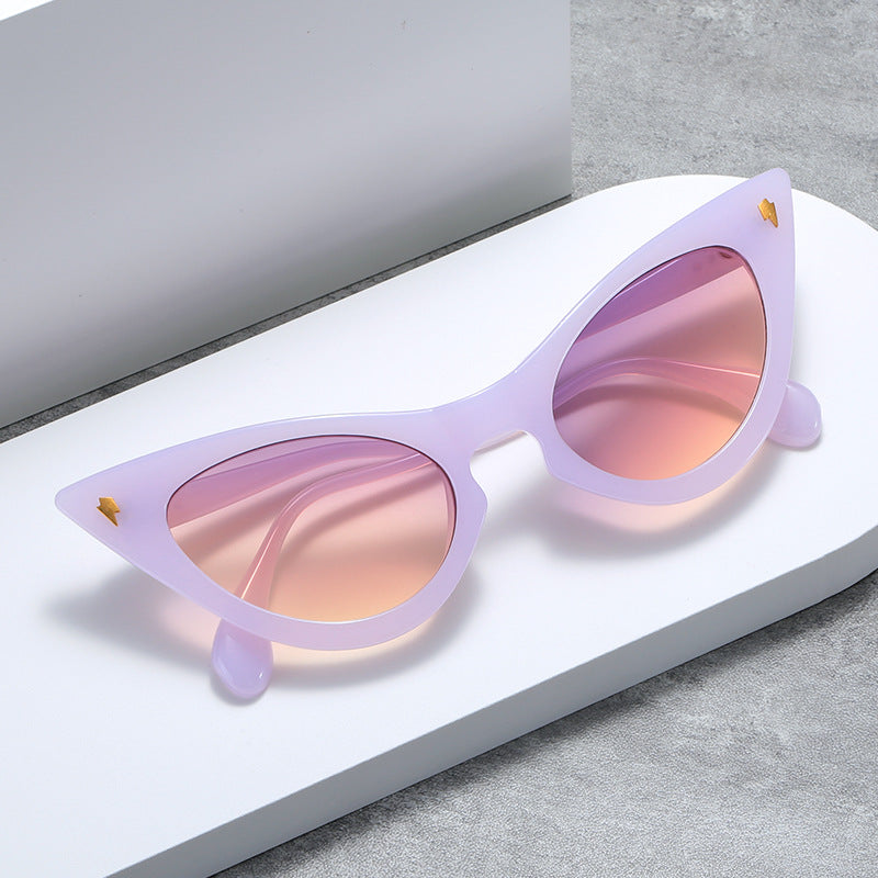 Damen Cat-Eye Sonnenbrille mit verspiegelten Gläsern und elegantem Detail Karnz