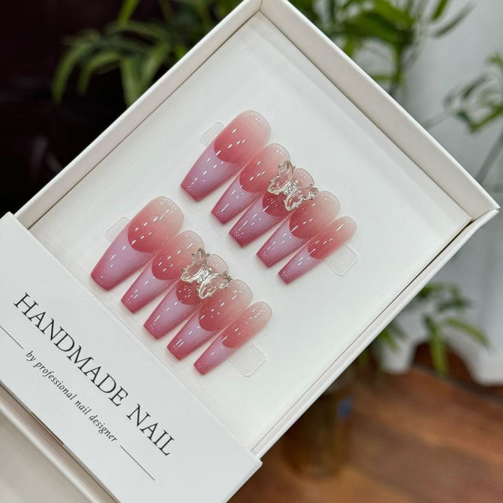 Elegantes handgefertigtes Ombre Press-On Nagelkunst-Set