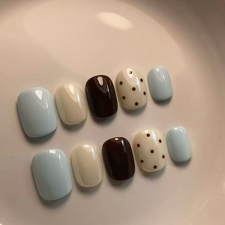 Künstlerisches Kaffee-inspiriertes Press-On Nagelkunst Set Karnz