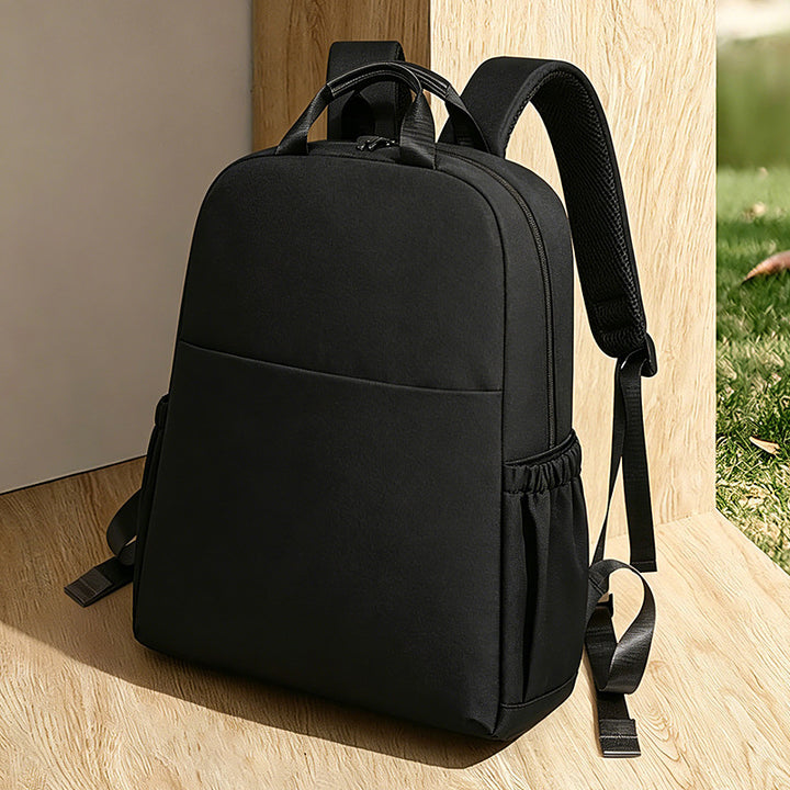 Moderner minimalistischer Laptop-Rucksack Karnz