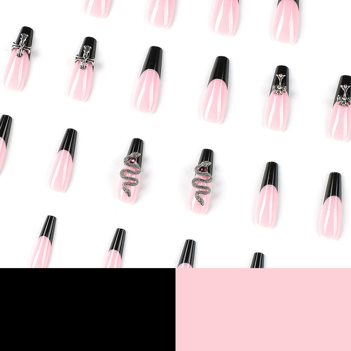 Kunstvolle Stiletto-Nägel mit Glitzer-Akzenten und Kreativdesign Karnz