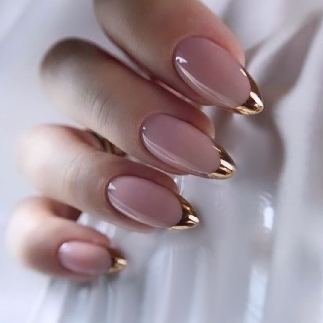 Elegante Press-On-Nagelset mit goldbeschichtetem Design Karnz