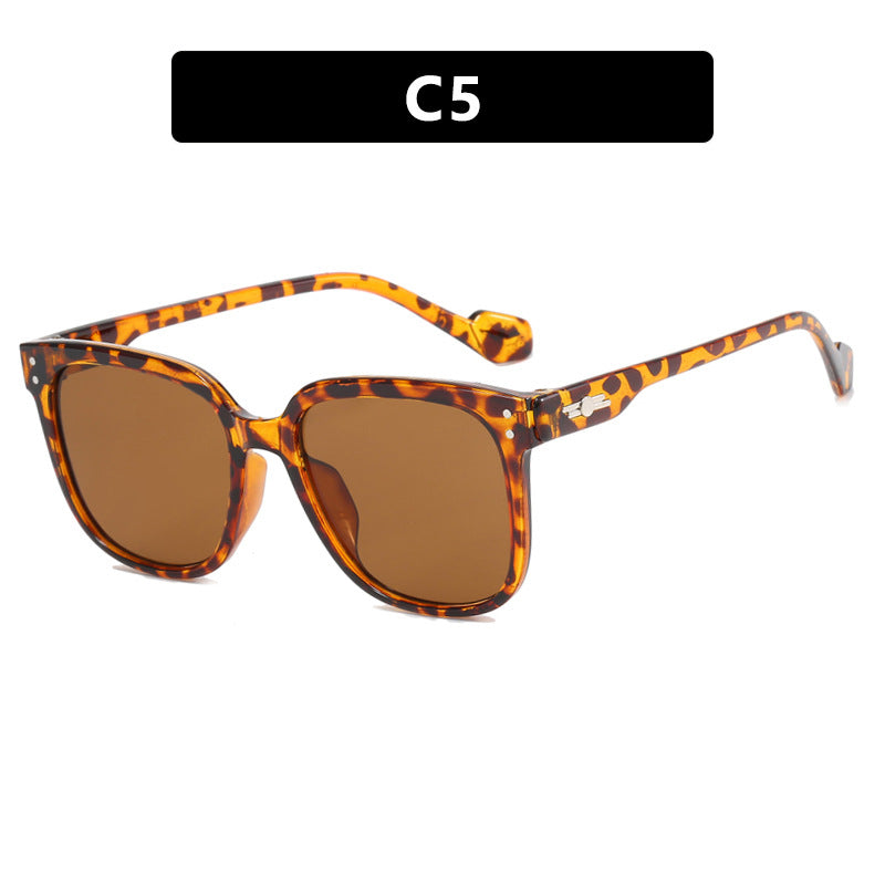 Damen quadratische Sonnenbrille mit sanften Farbverlauf und schützendem UV-Filter Karnz