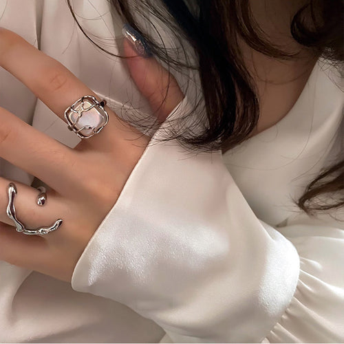 Stilvoller Ring mit Organischem Design Karnz