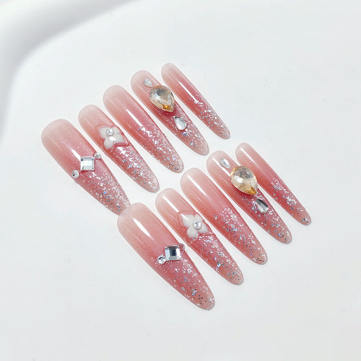 Kunstnagelset Karnz