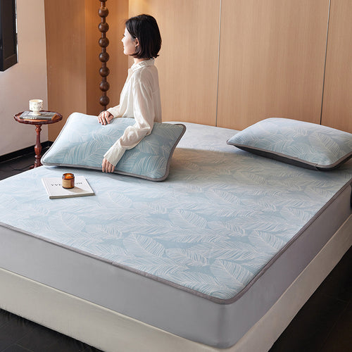Gepolsterter atmungsaktiver Matratzentopper mit Blatt‑Jacquard