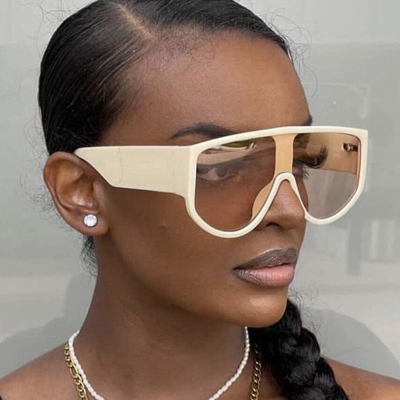 Damen modische Sonnenbrille mit extraterrestrischem Design Karnz
