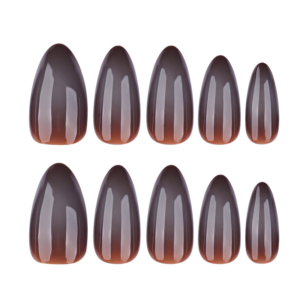 Kunstvolle Nagelverlängerungen im eleganten Bananen-Design Karnz