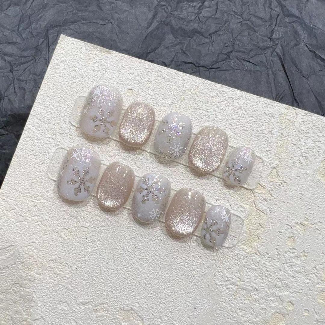 Schickes Glitzer-Press-On-Nagelset mit Schneeflocken-Design Karnz
