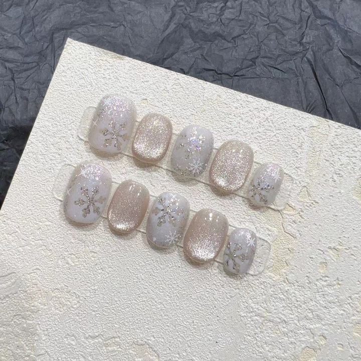 Schickes Glitzer-Press-On-Nagelset mit Schneeflocken-Design Karnz