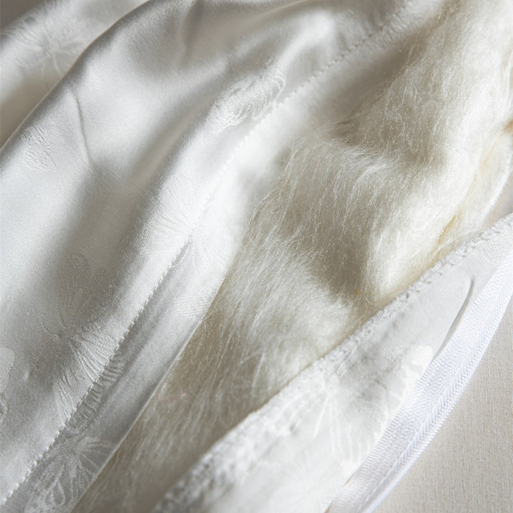 Luxuriöse Seidenbettdecke mit feiner Jacquard-Stickerei