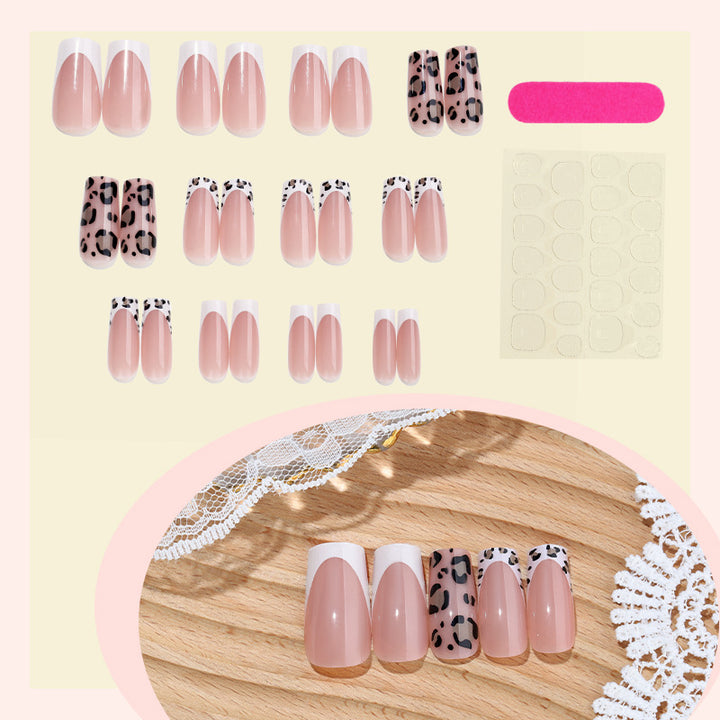 Kunstnagelset mit elegante Blumen- und Leopardendesign Karnz