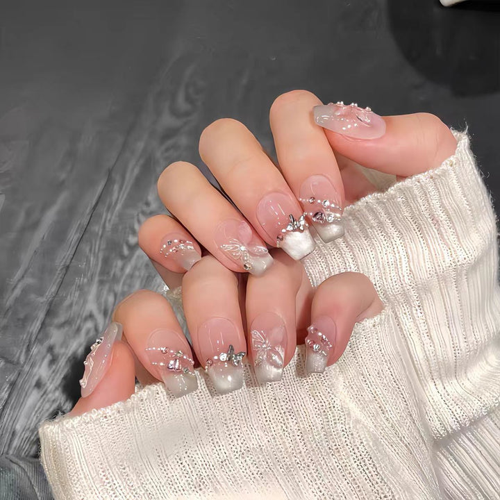Elegante dekorative Press-On Nail Set Karnz