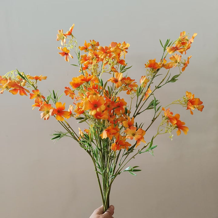 Lebensnahe tropische Blumenstängel