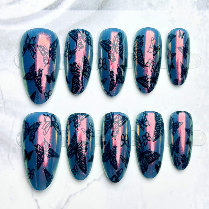 Künstlerisches Press-On Nagelkunstset mit Schmetterlingsdesign
