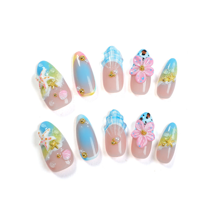Kreatives Kunstnagelset mit maritimem Design Karnz