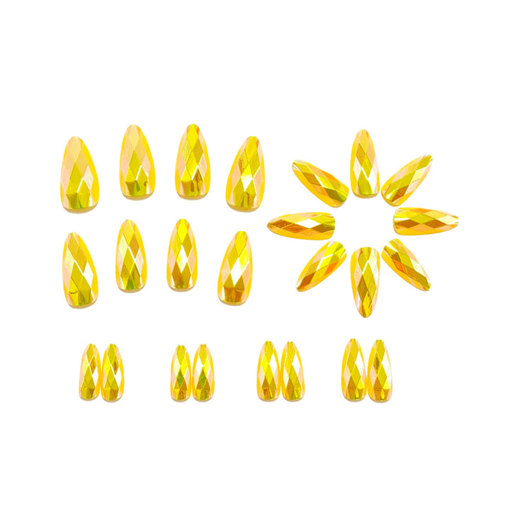 Kunstnägel mit Elegantem Kristall-Design Karnz
