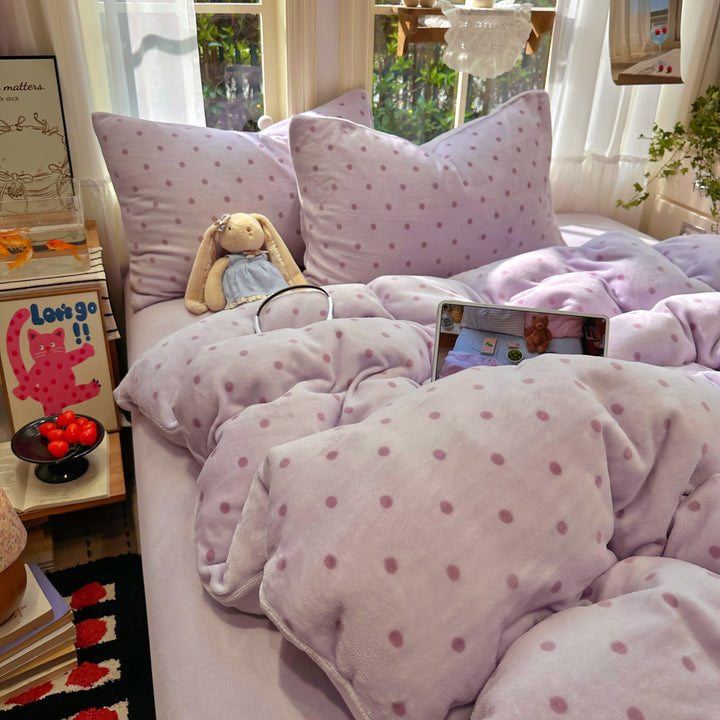 Samtgefühl Polka Dot Flanell Bettdecke mit übergroßen Kissenbezügen