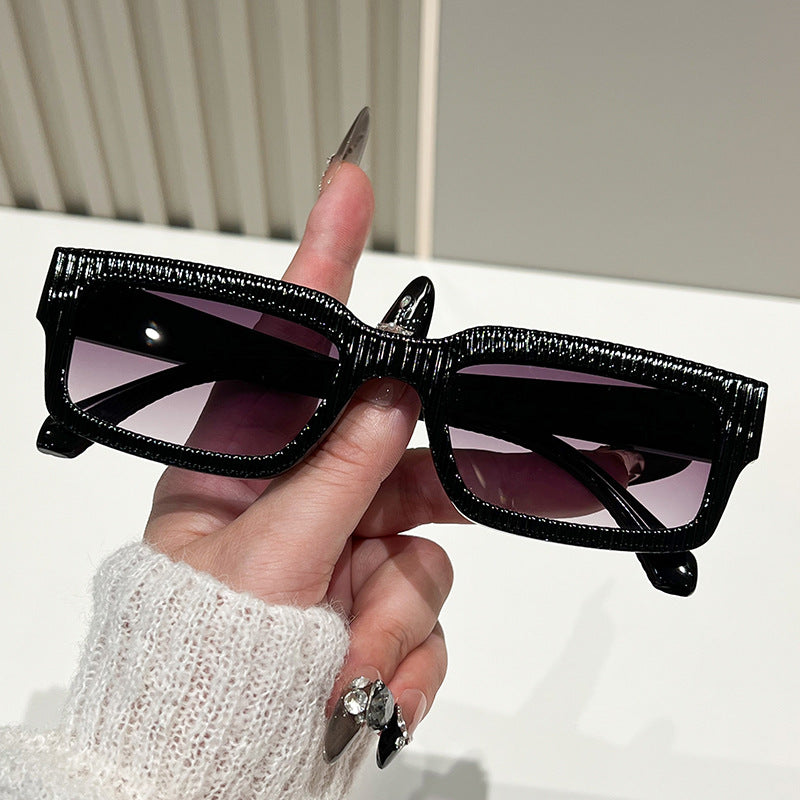 Damen stylische Sonnenbrille mit strukturiertem Rahmen Karnz