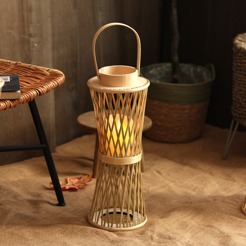 Elegante Laterne aus Rattan Karnz