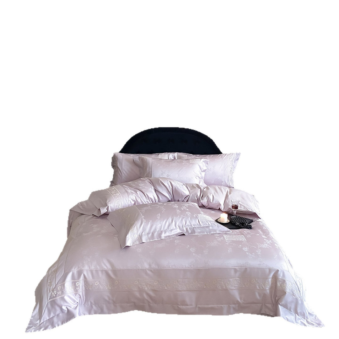 Feinsatin-Bettgarnitur mit tonalem Blumenjacquard und feiner Stickbordüre