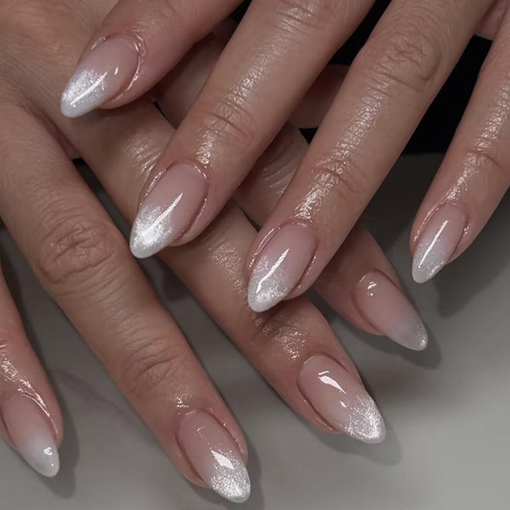Elegante Nagelkunst mit Ombre-Design Karnz