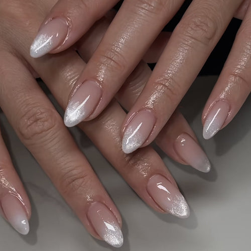 Elegante Nagelkunst mit Ombre-Design Karnz