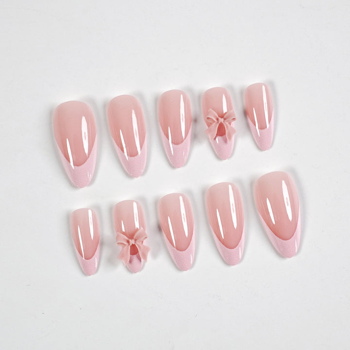 Detailliertes Nagelkunst Press-On-Kit