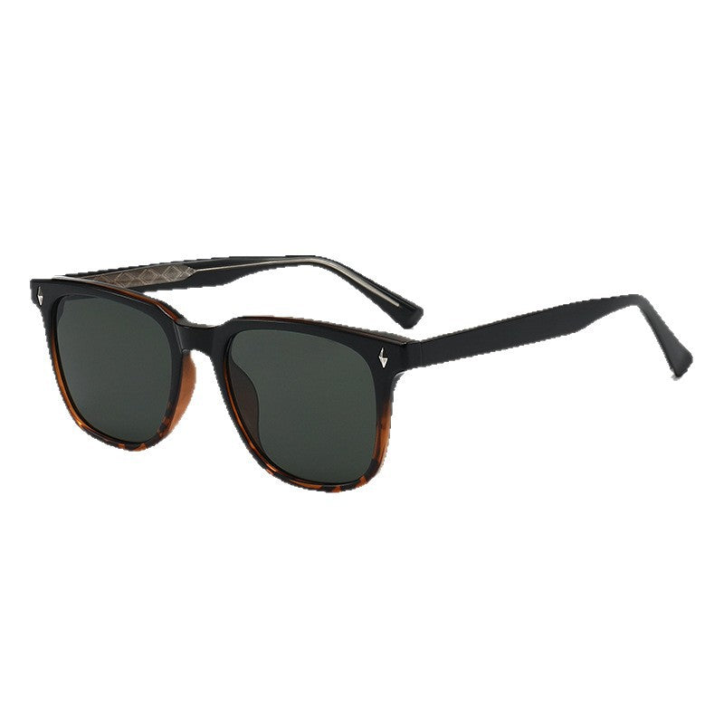 Damen modische Sonnenbrille mit stilvollem und robustem Rahmen Karnz