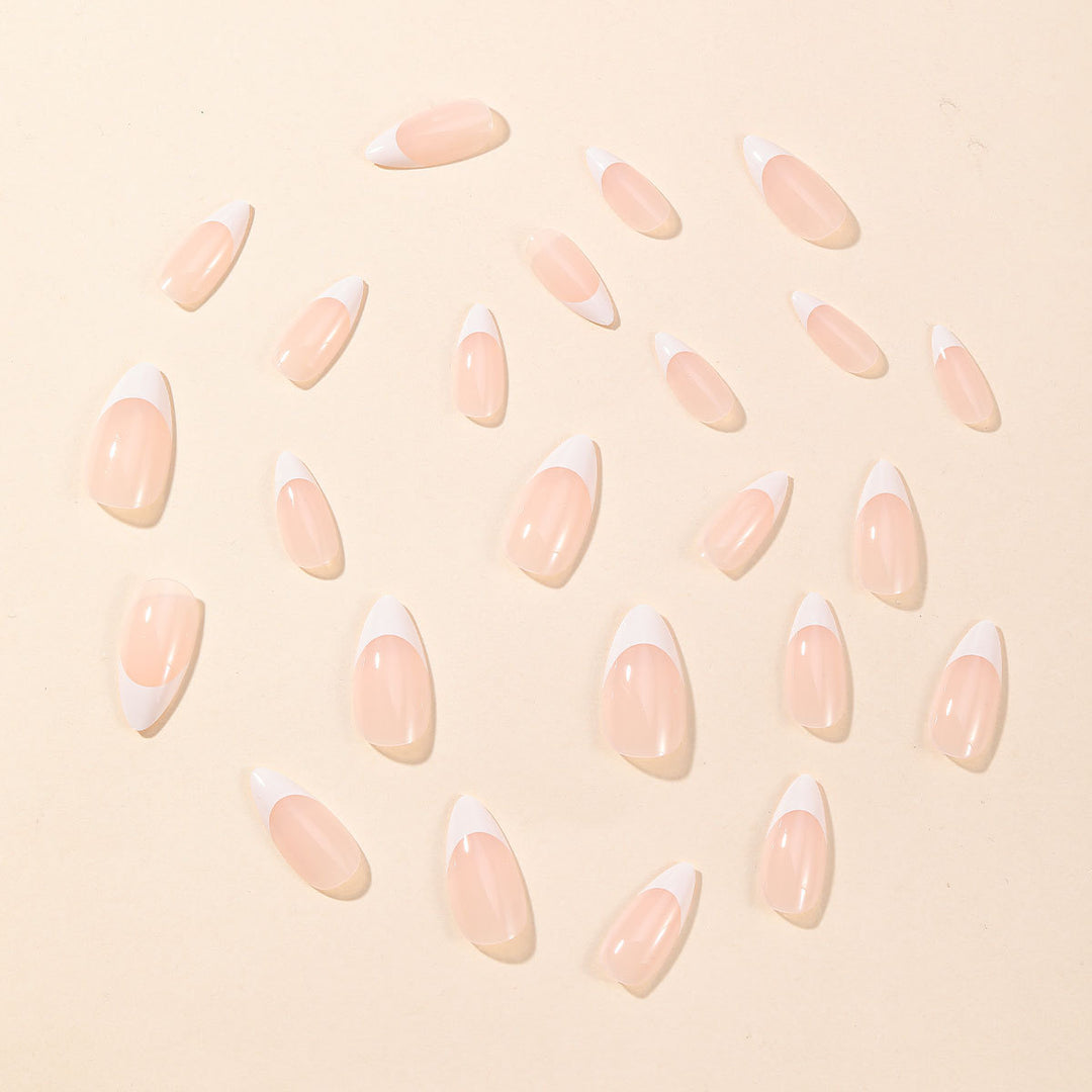 Elegante französische Spitze Stiletto Nagelkunst Verlängerungen Karnz