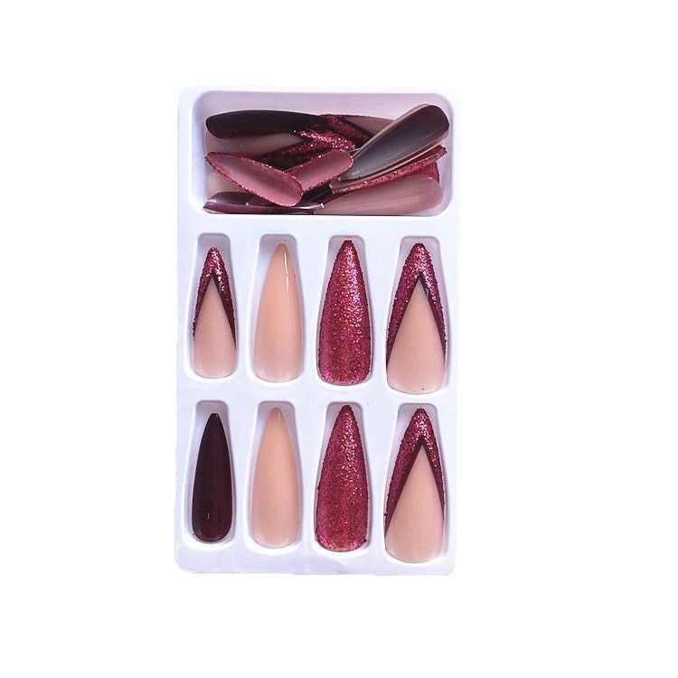 Elegantes Stiletto Press-On-Nagelset mit Glitzerakzenten