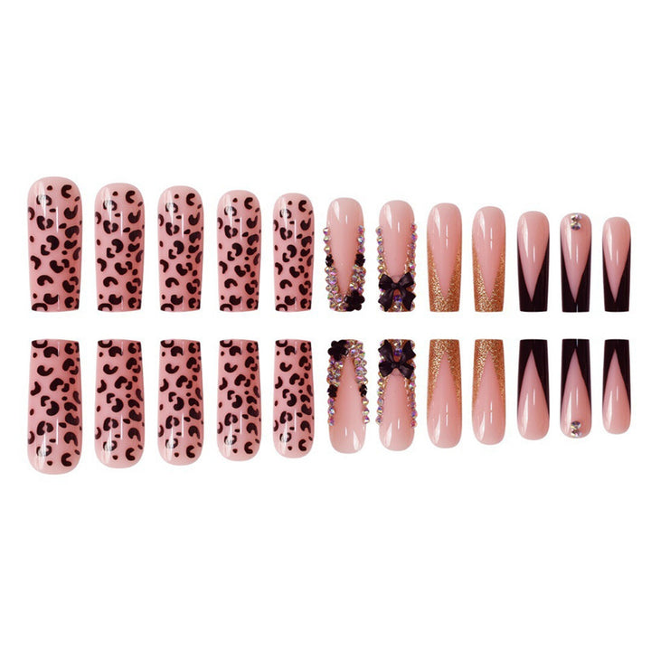 Glamouröses Press-On Nagelkunstset mit Strass- und Leopardenakzenten Karnz