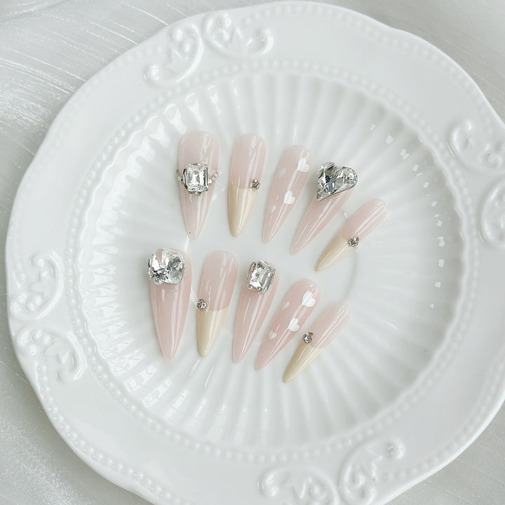 Elegante mit Strass besetzte Press-On Nägel