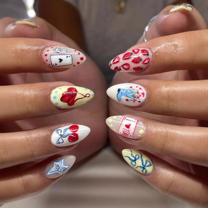 Kunstnagelset mit verspielten Motiven und kreativen Designs Karnz