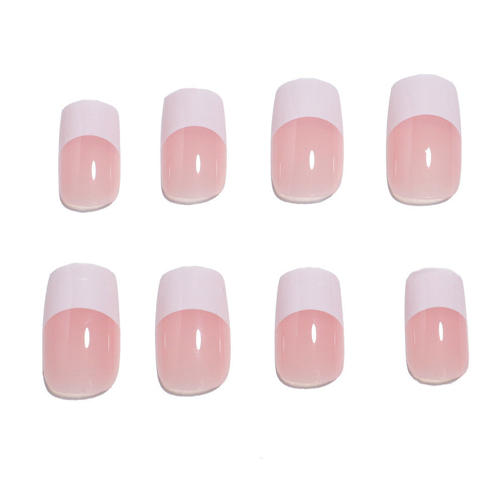 Künstliche Nagelspitzen mit elegantem French-Design Karnz