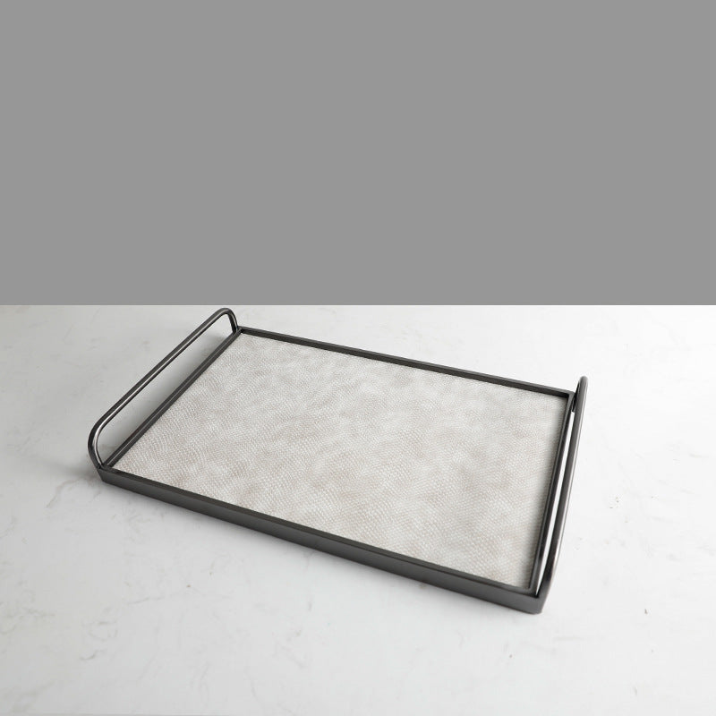 Stylisches dekoratives Tablett mit robusten Griffen