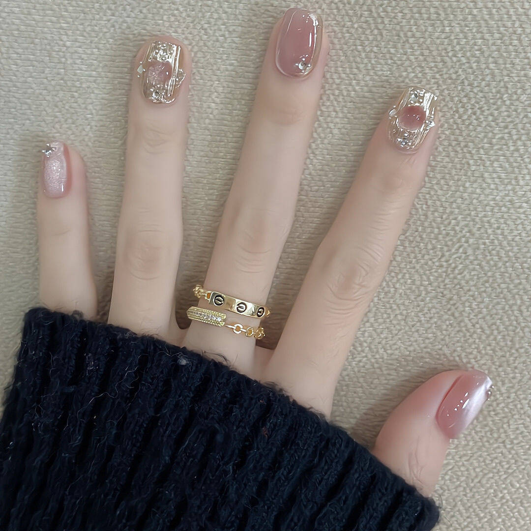Elegante Press-On Nagelkunst Erweiterungen Karnz
