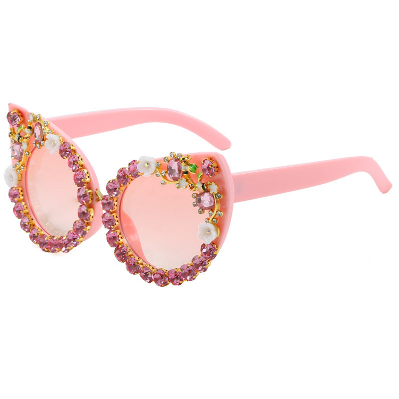 Damen Herzförmige Sonnenbrille mit funkelnden Akzenten Karnz