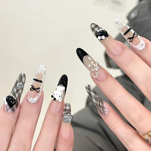 Dekoratives Charakter Press-On Nail Set Karnz