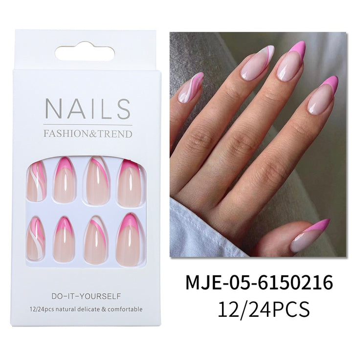 Kreatives Press-On Nageldesign Karnz