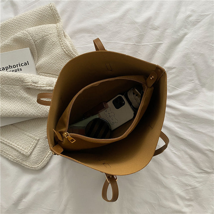 Elegante strukturierte Tote-Tasche mit abnehmbarem Täschchen