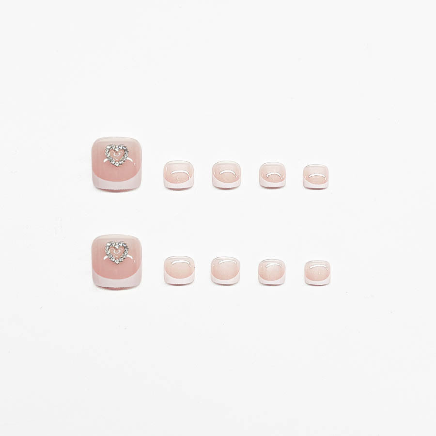 Kunstnagelset mit verspieltem Herzdesign Karnz