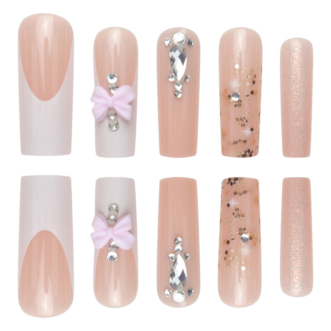 Dekorativer Press-On-Nagelset mit 3D-Blumen- und Edelsteindetails Karnz
